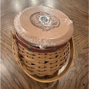 2004 Tournament of Roses Basket Set